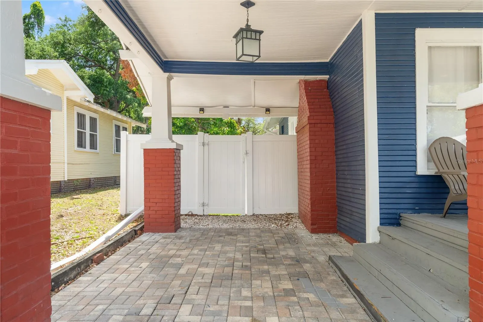 324 W HAYA ST