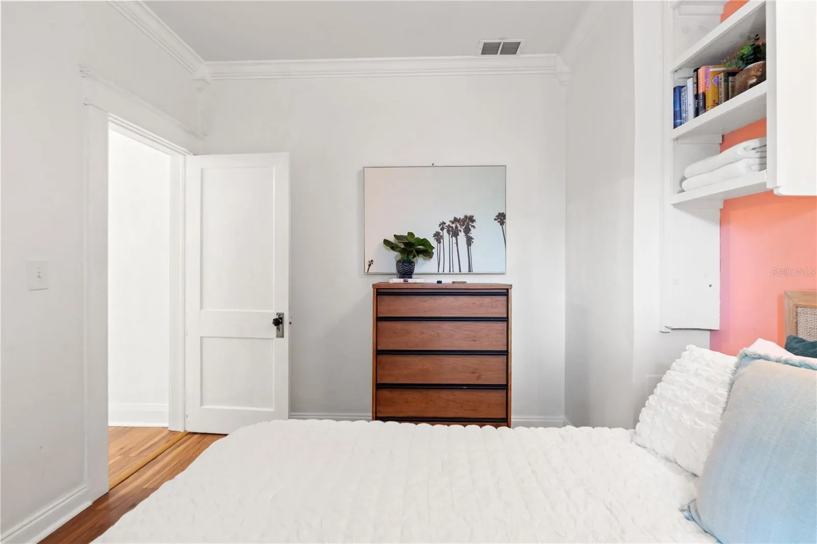 324 W HAYA ST