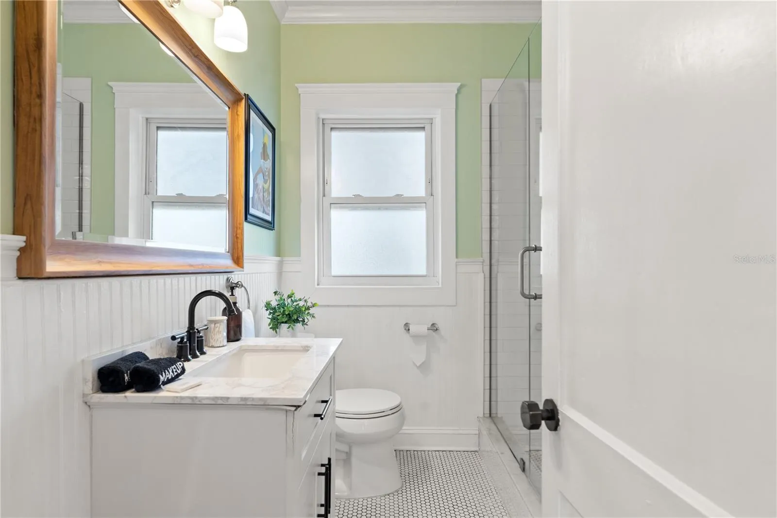 324 W HAYA ST