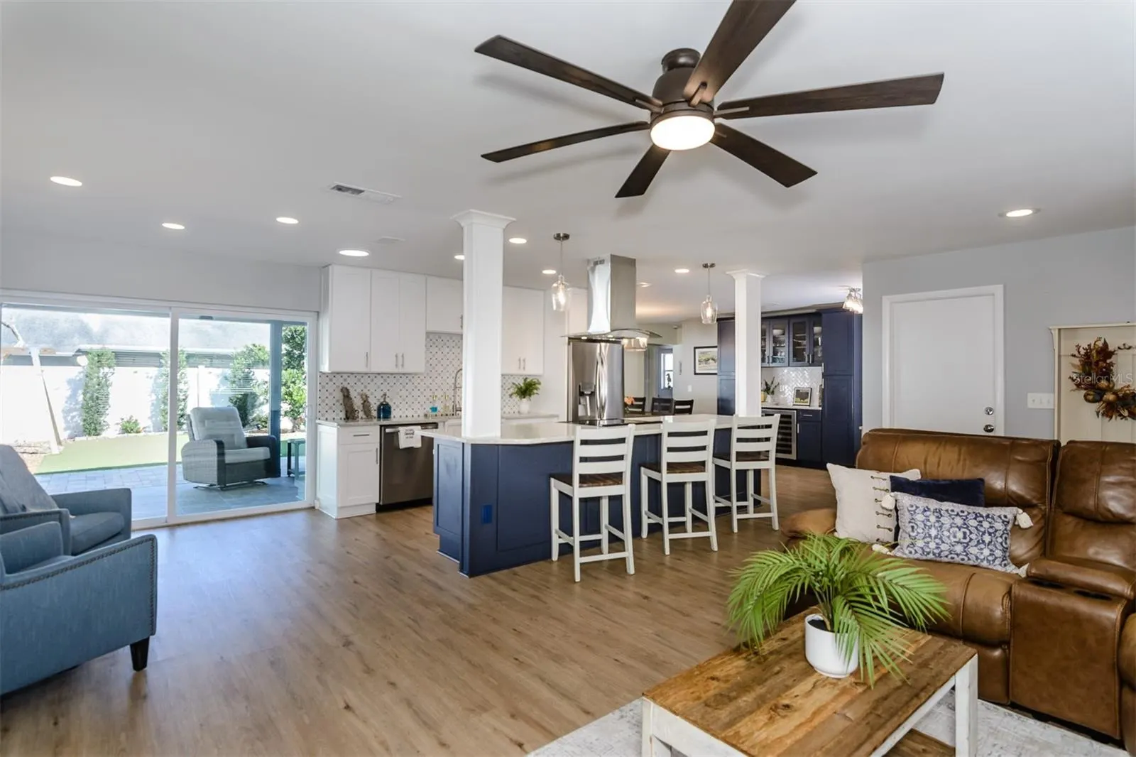 57 HARBOR OAKS CIR