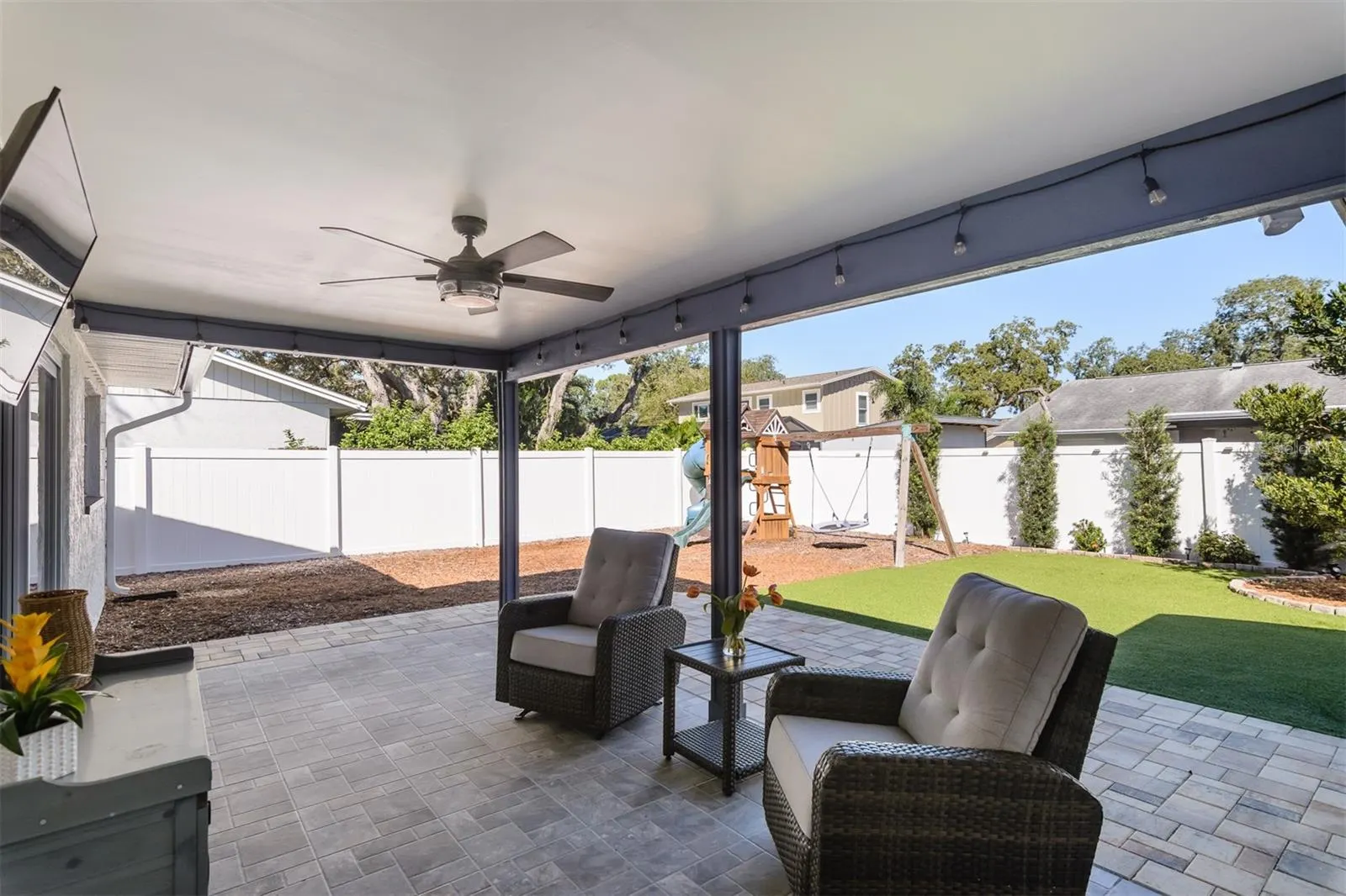 57 HARBOR OAKS CIR