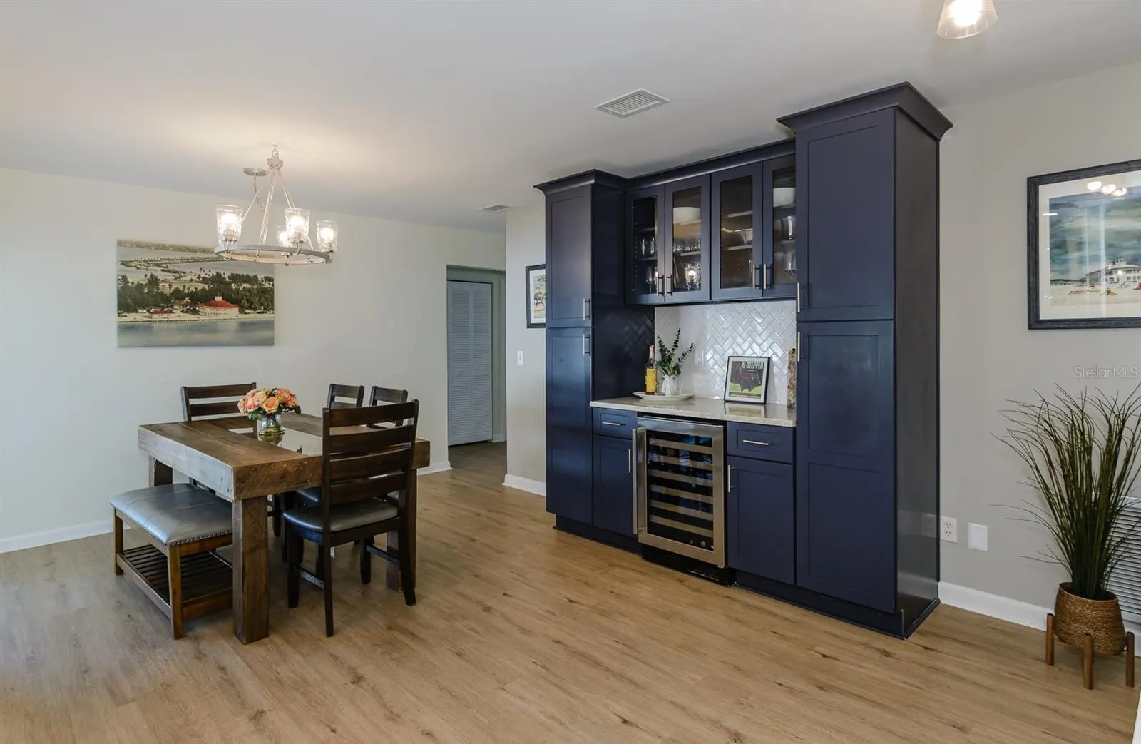57 HARBOR OAKS CIR