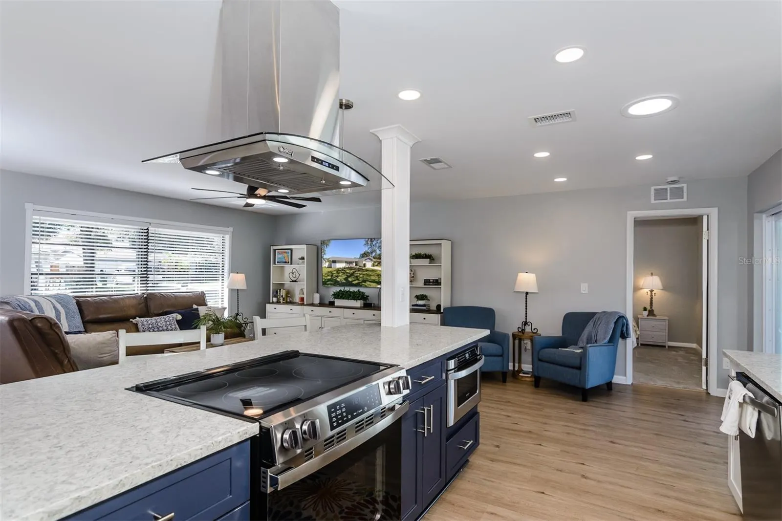 57 HARBOR OAKS CIR