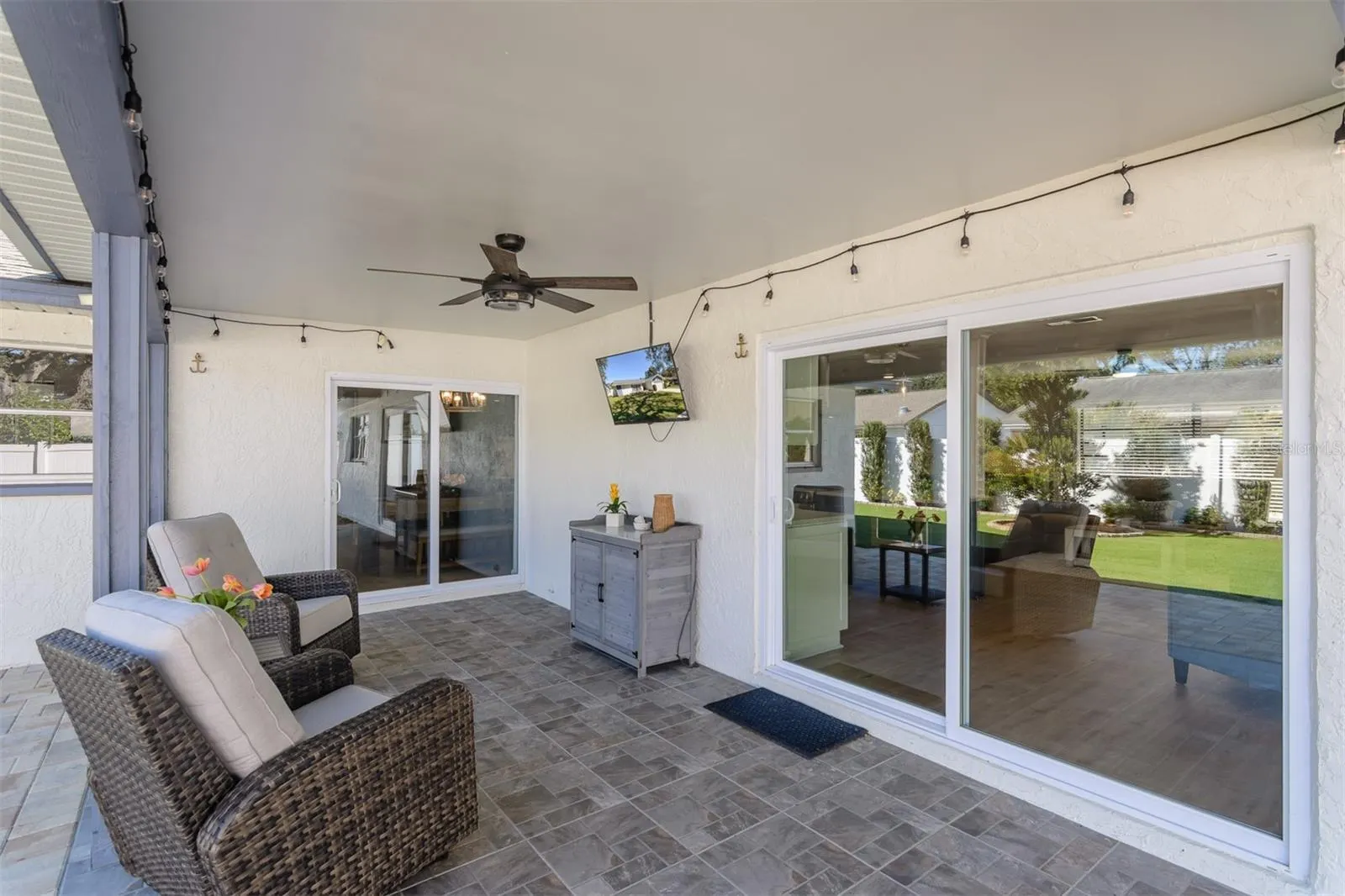 57 HARBOR OAKS CIR