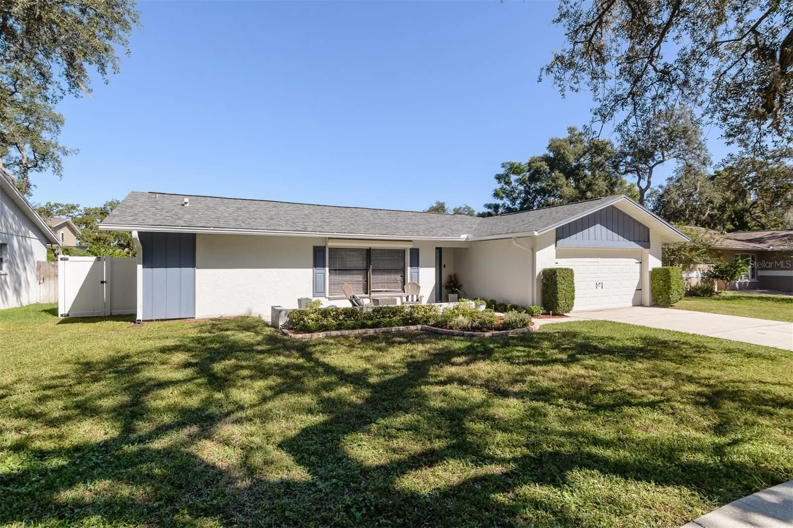 57 HARBOR OAKS CIR