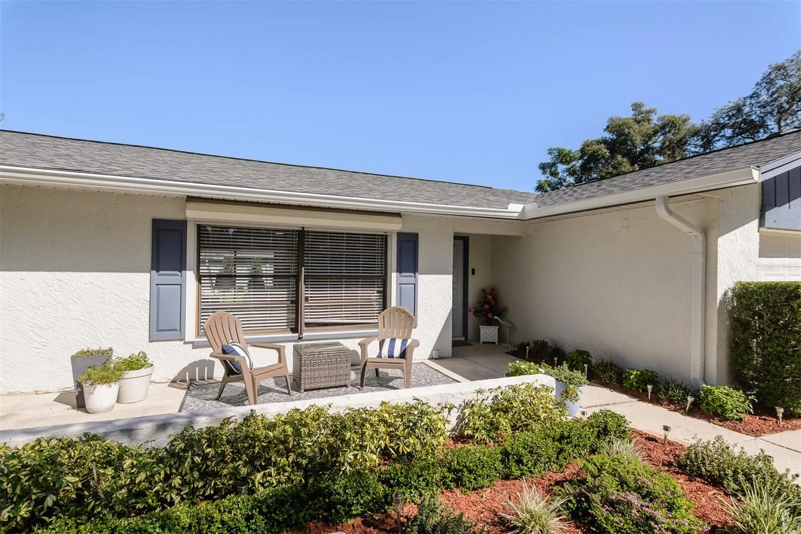 57 HARBOR OAKS CIR