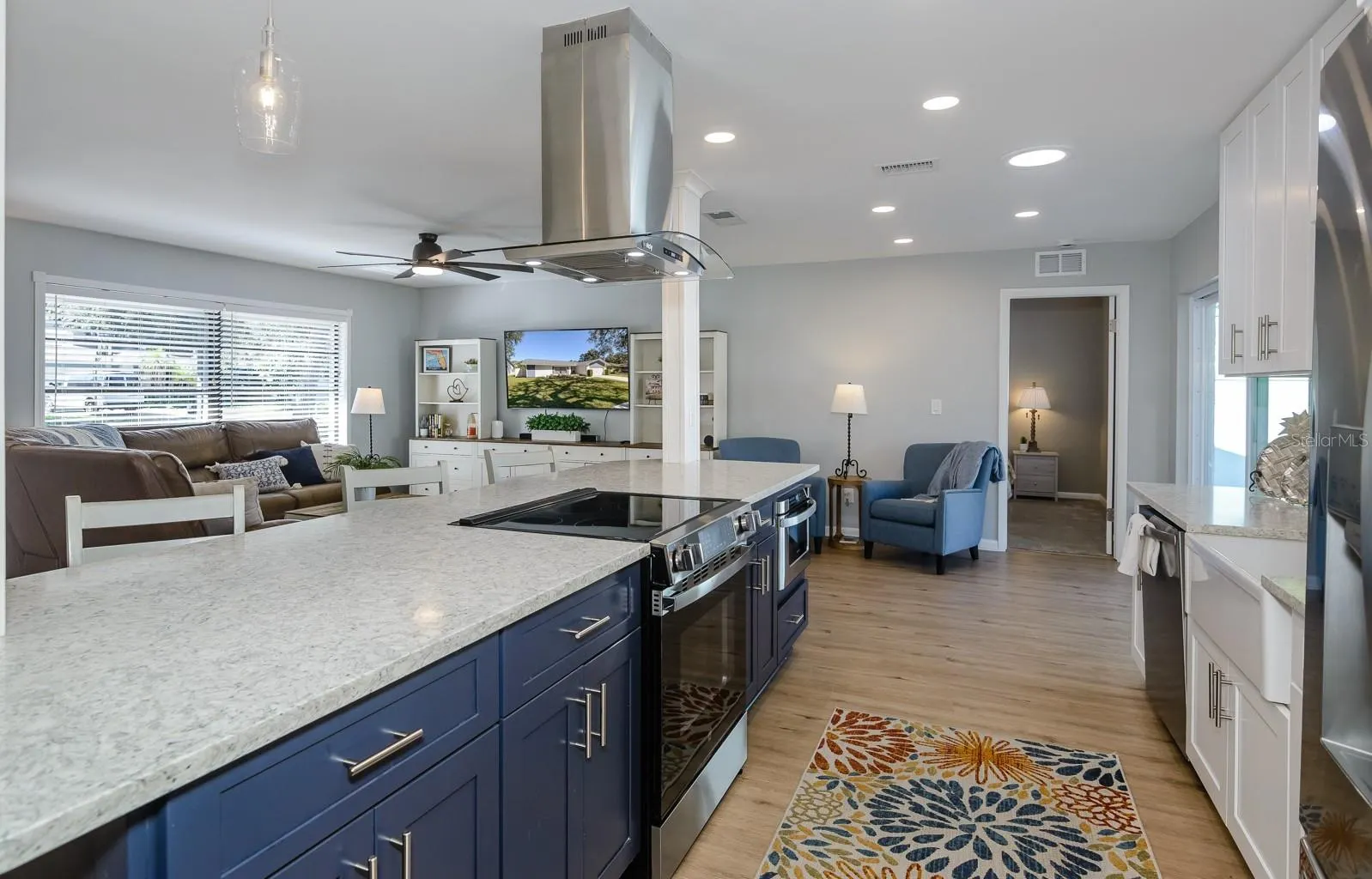 57 HARBOR OAKS CIR