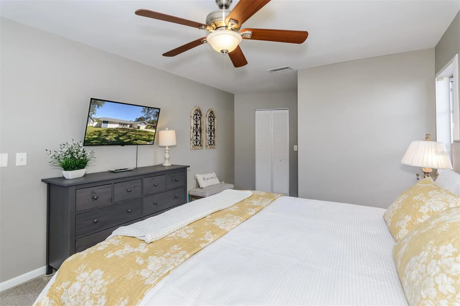 57 HARBOR OAKS CIR