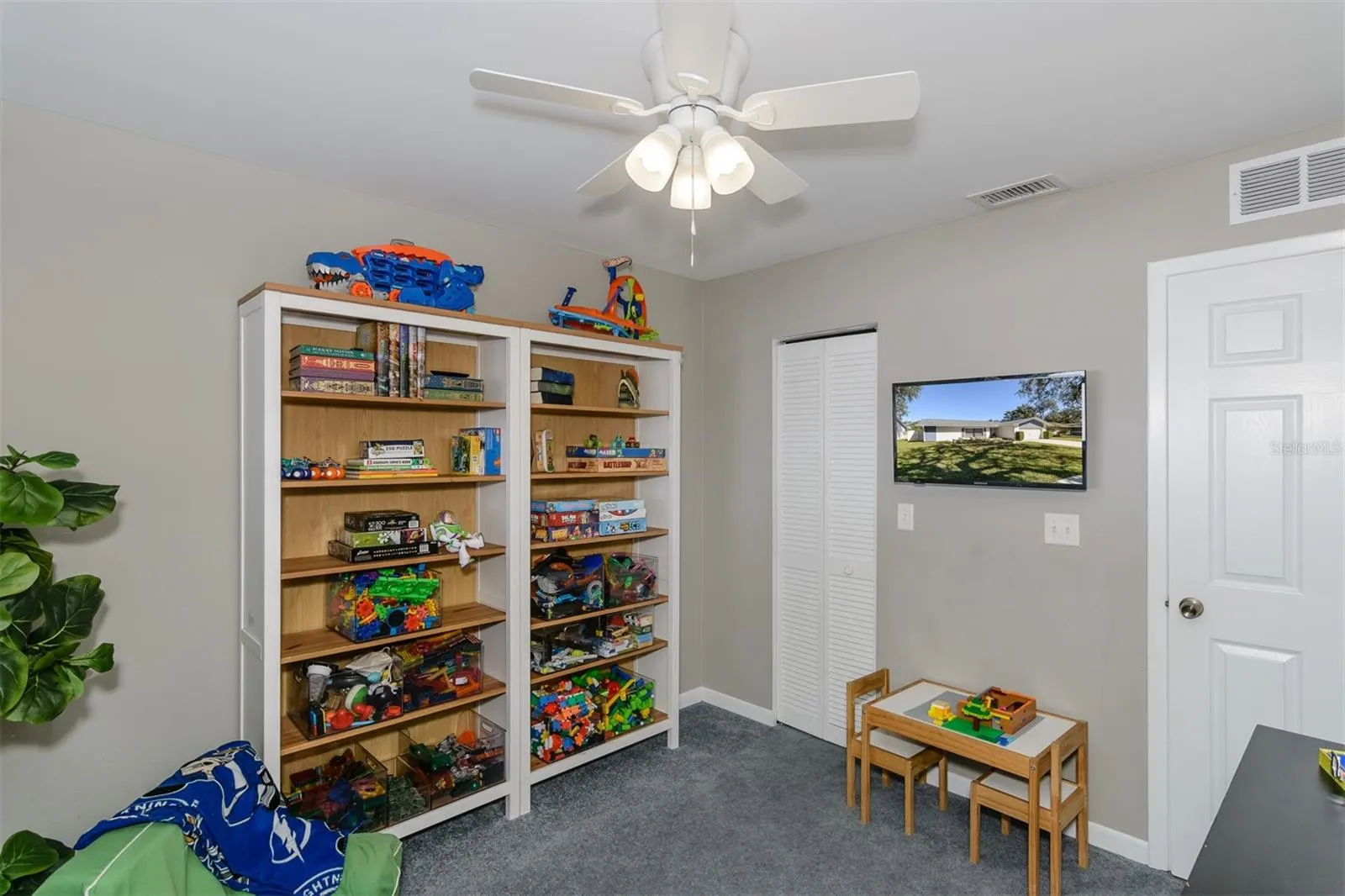57 HARBOR OAKS CIR