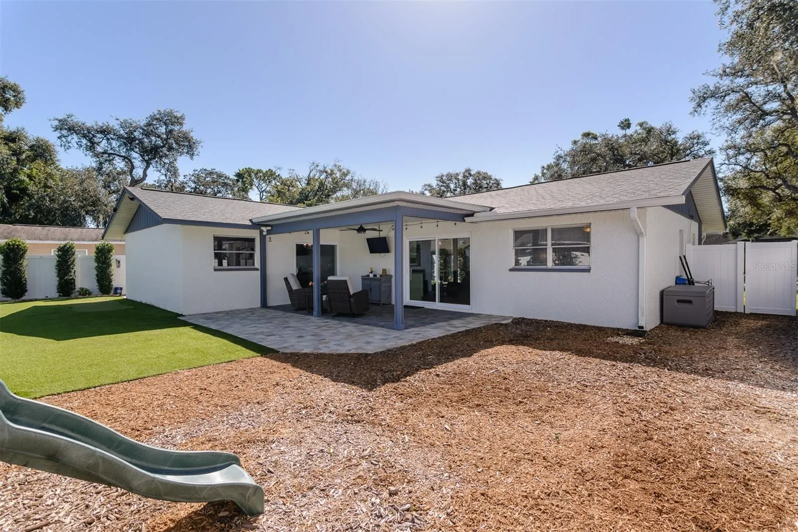 57 HARBOR OAKS CIR