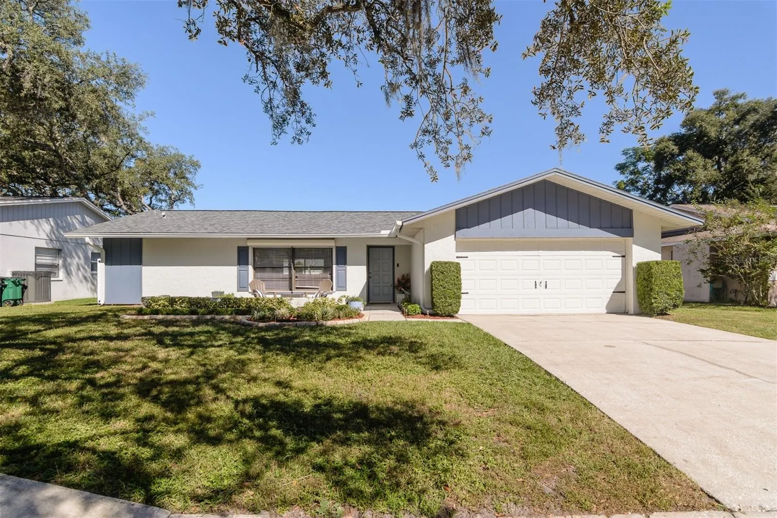 57 HARBOR OAKS CIR