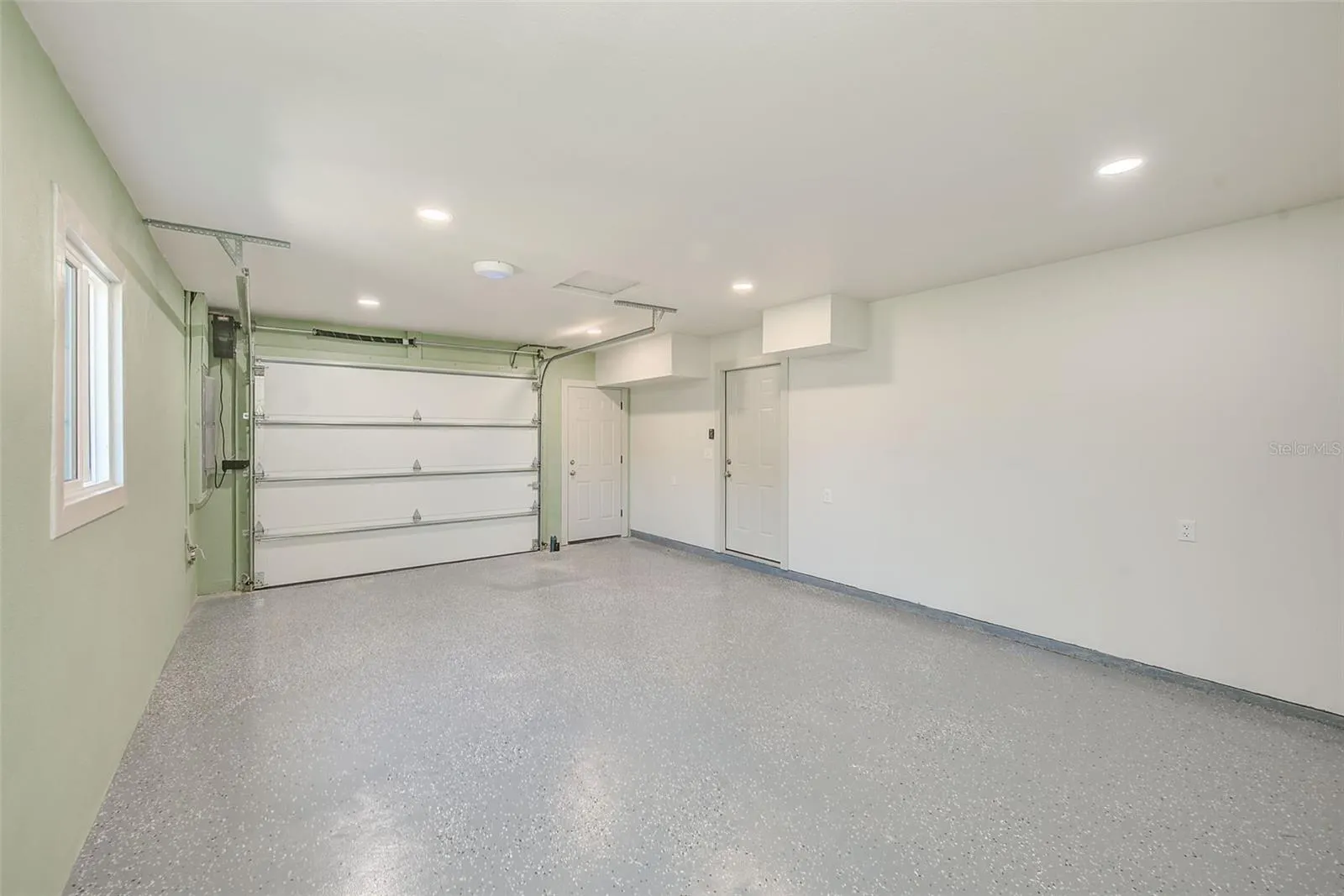 362 GATEWOOD DR