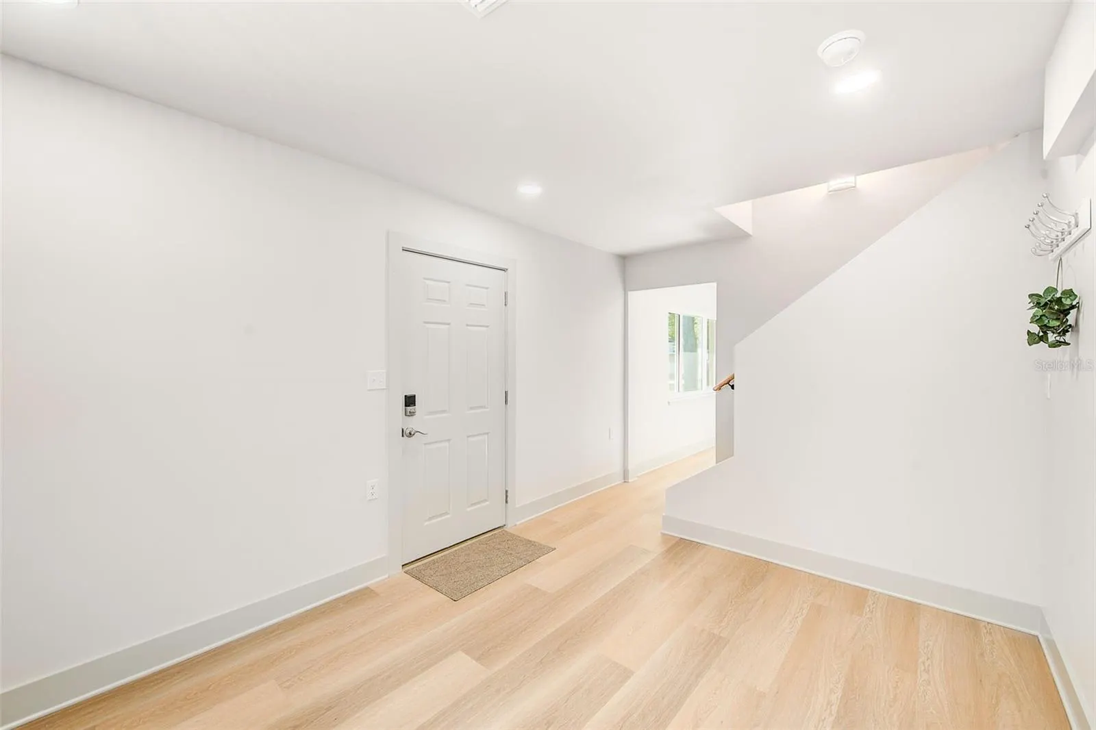 362 GATEWOOD DR