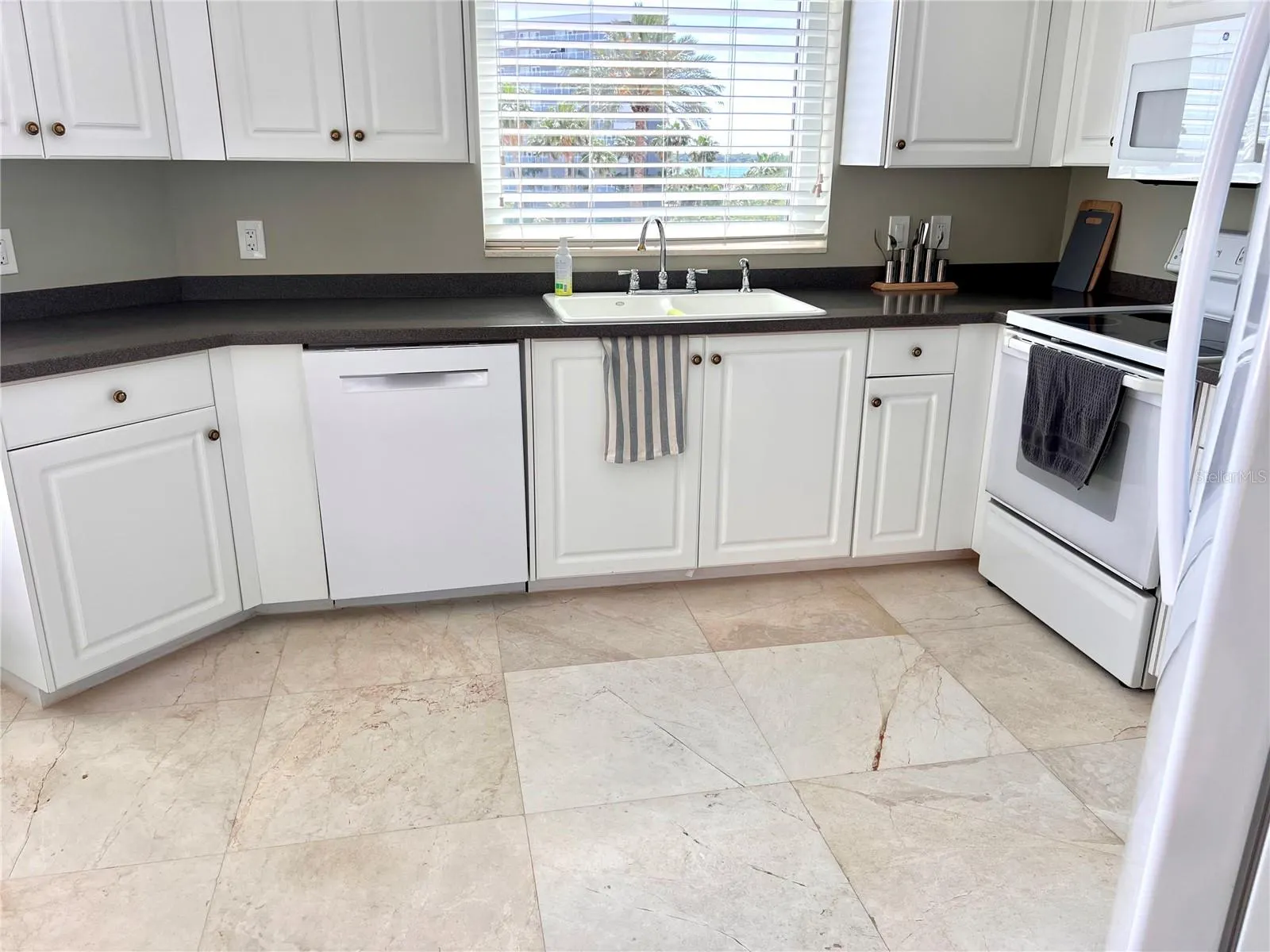 1180 GULF BLVD #306 #306