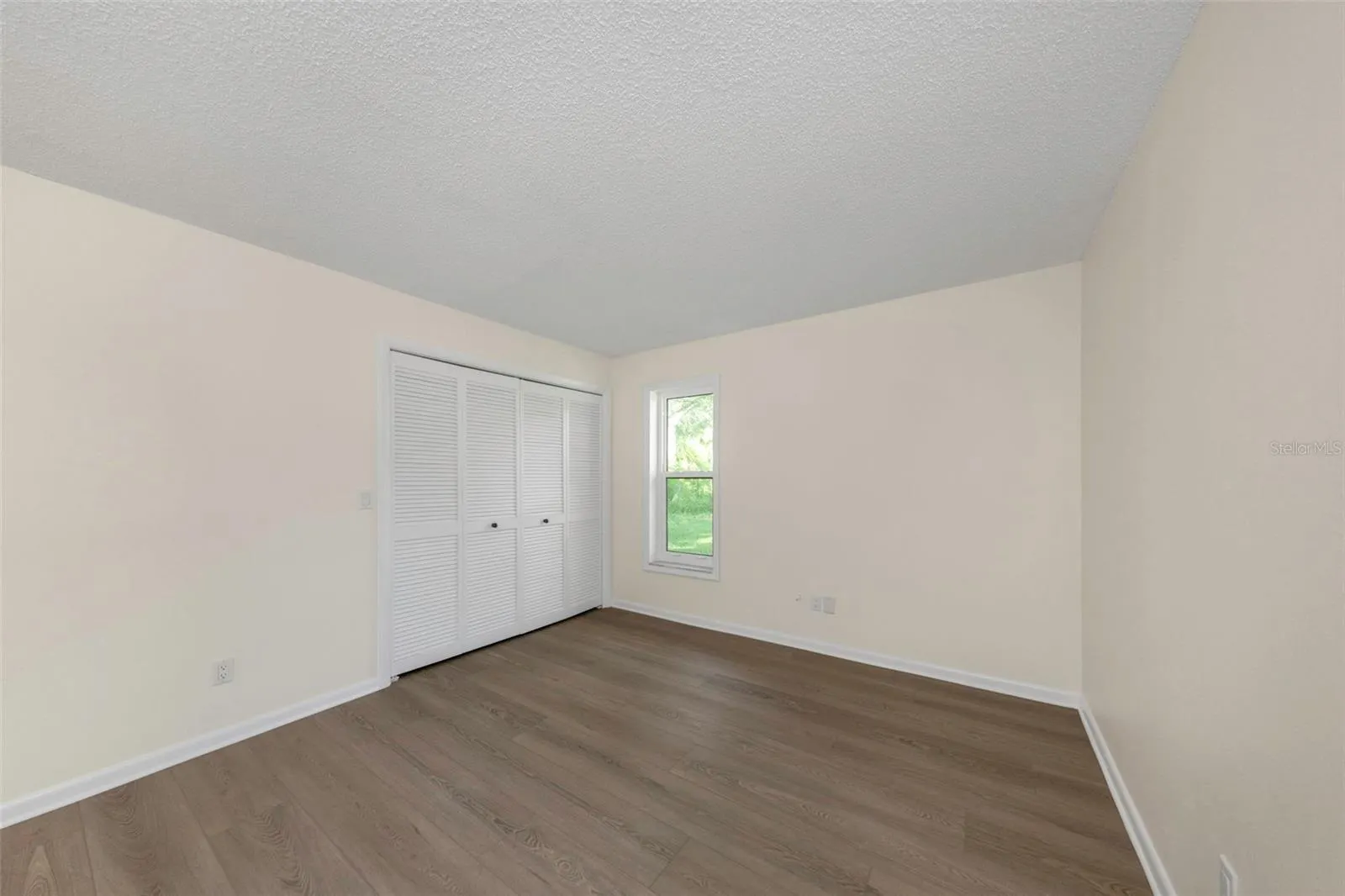 1926 BRAE MOOR DR