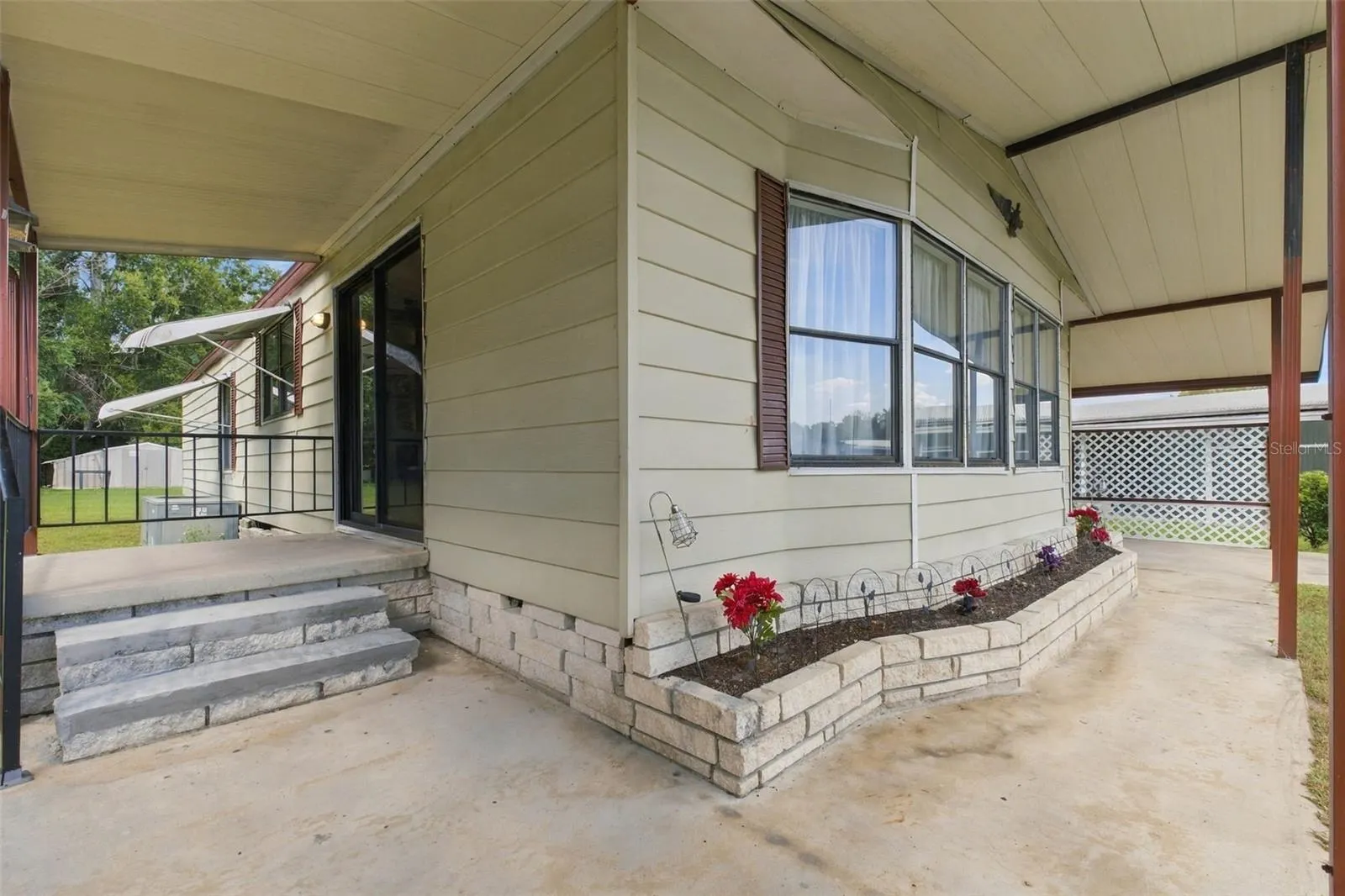 39353 SYCAMORE LN