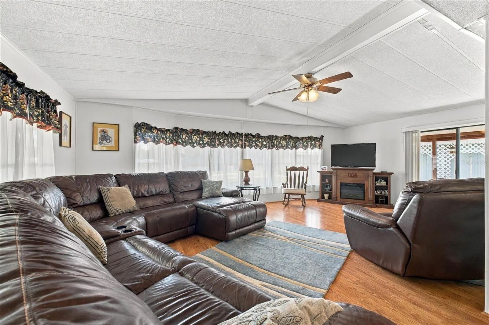 39353 SYCAMORE LN