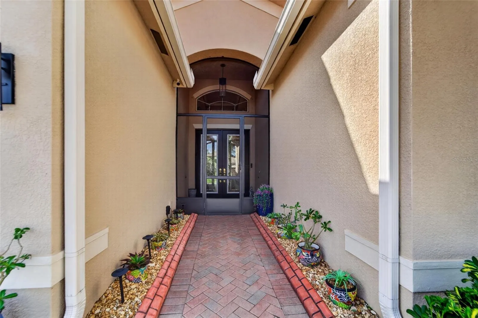 16301 GARNET GLEN PL