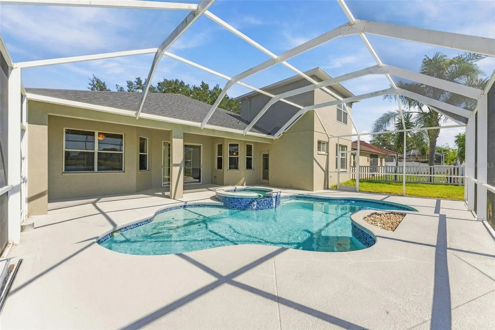 11617 GROVE ARCADE DR