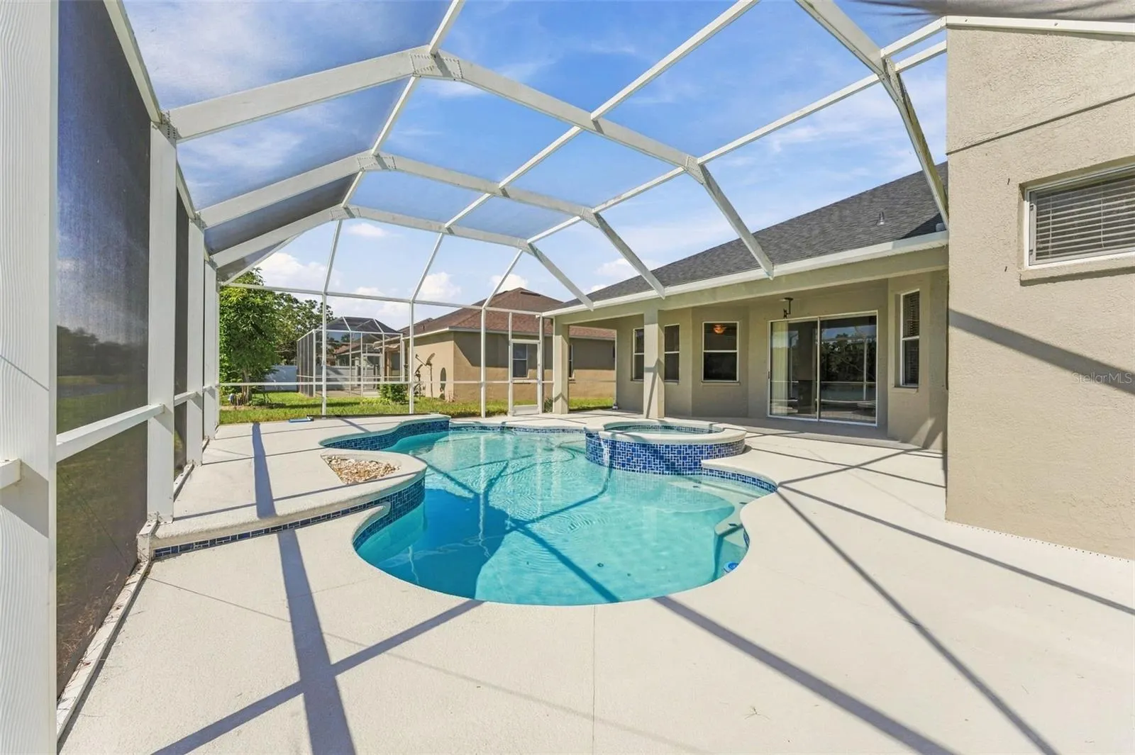 11617 GROVE ARCADE DR