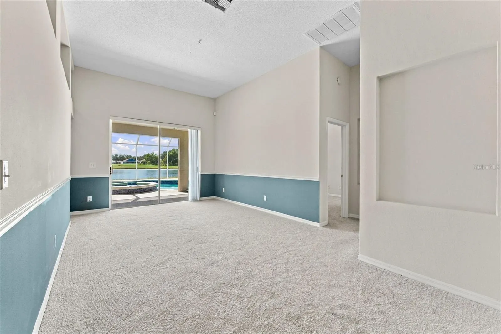 11617 GROVE ARCADE DR