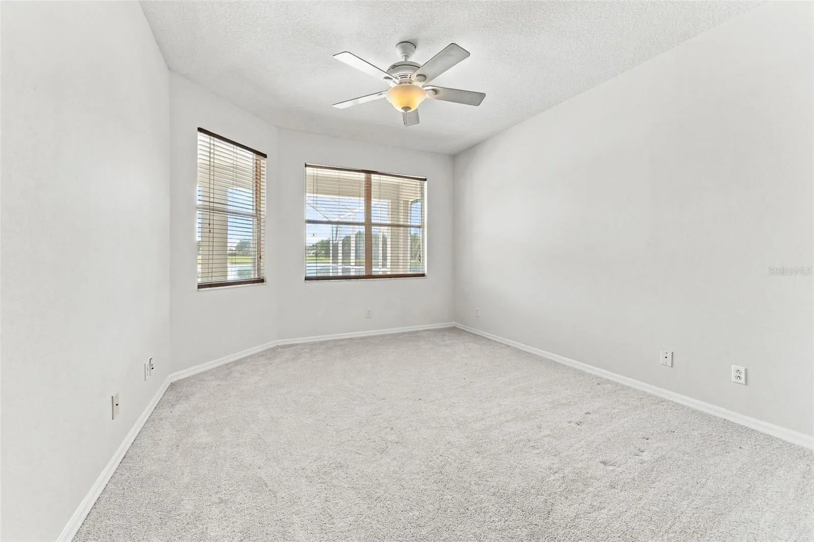 11617 GROVE ARCADE DR