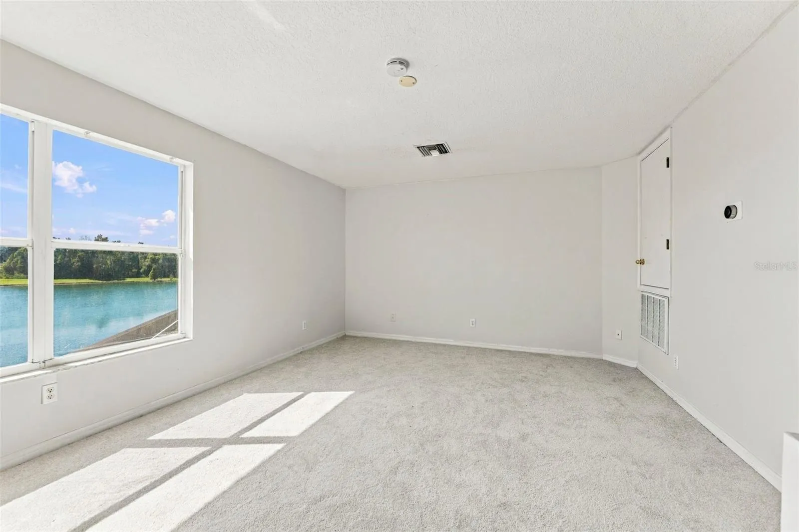 11617 GROVE ARCADE DR