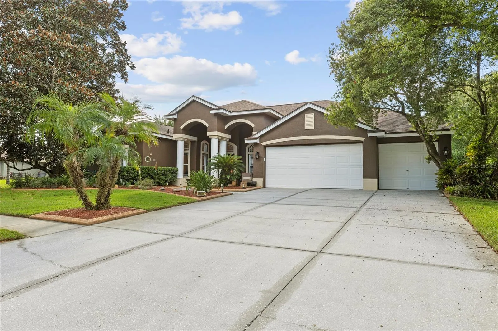 19614 EAGLE CREST DR
