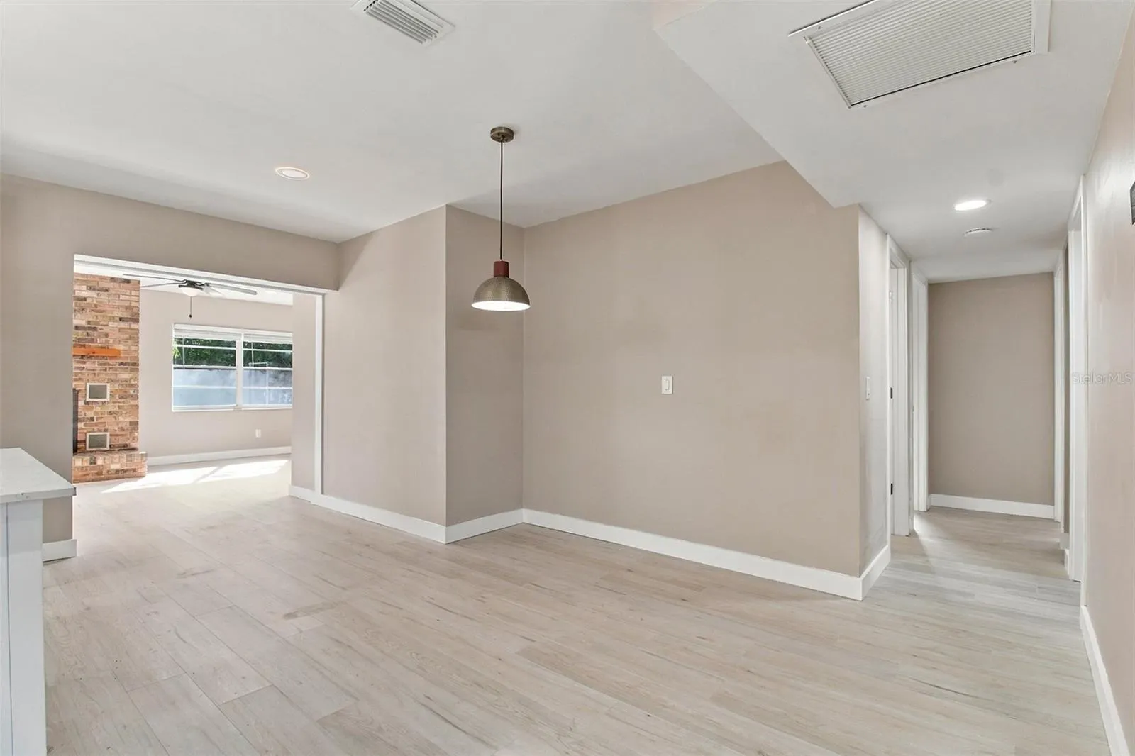 6409 ROSEWOOD DR