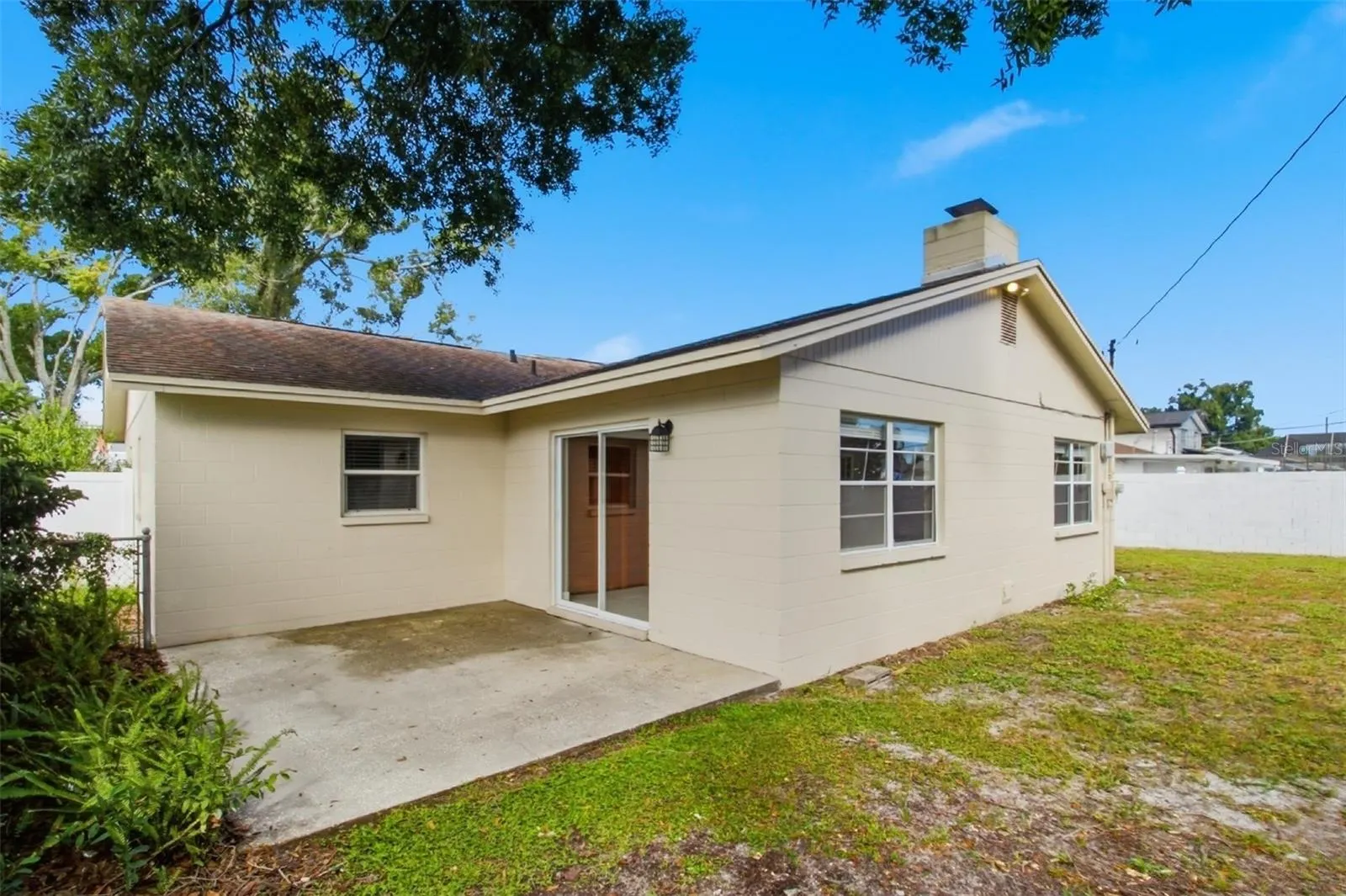 6409 ROSEWOOD DR