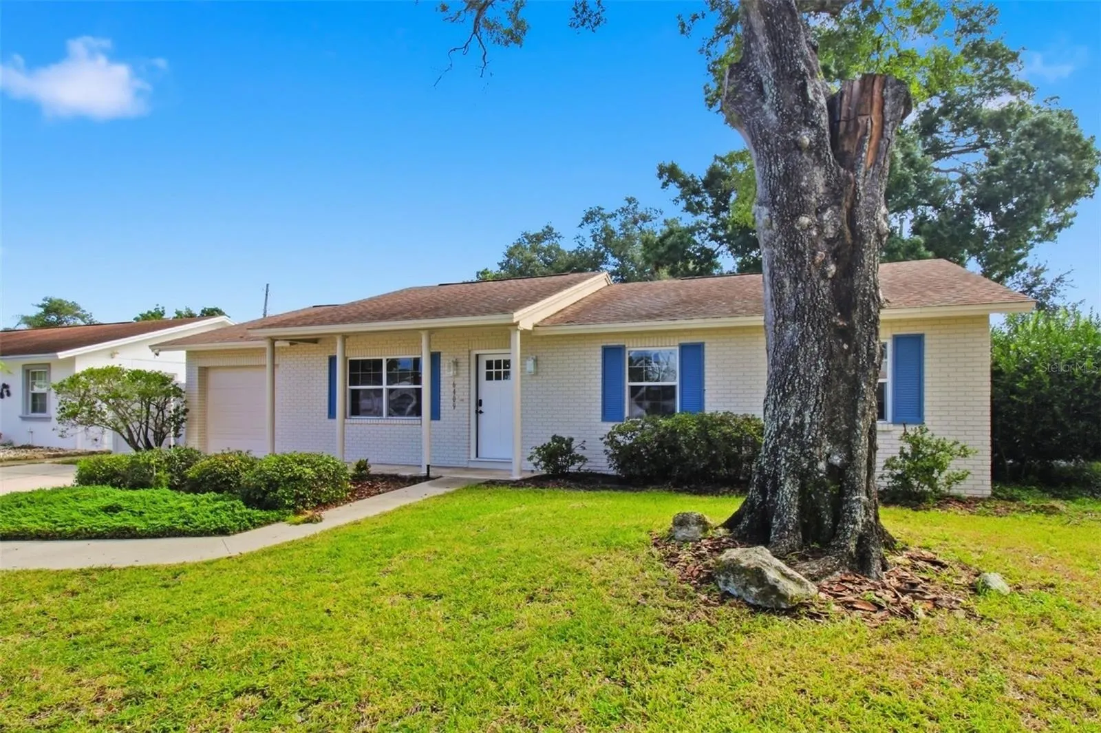 6409 ROSEWOOD DR
