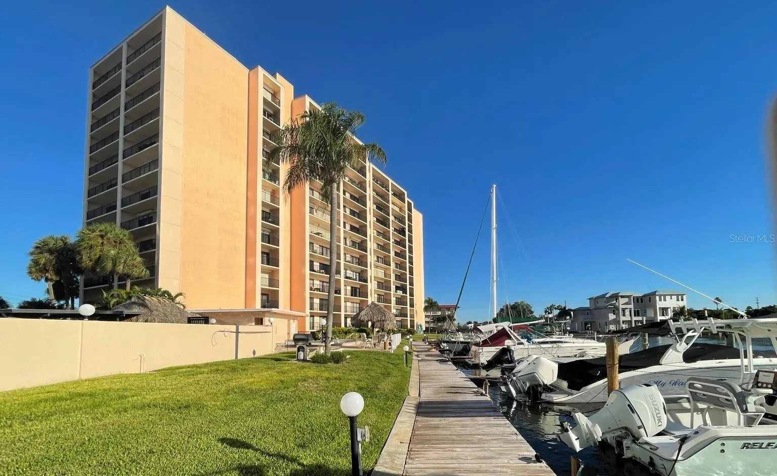 51 ISLAND WAY #1109 #1109