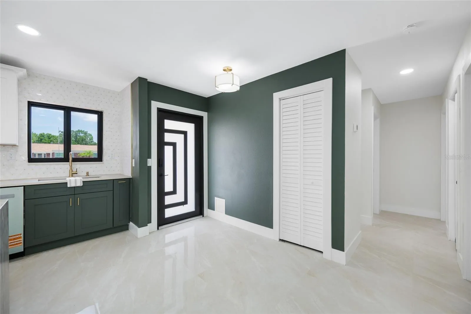 4707 W PAUL AVE