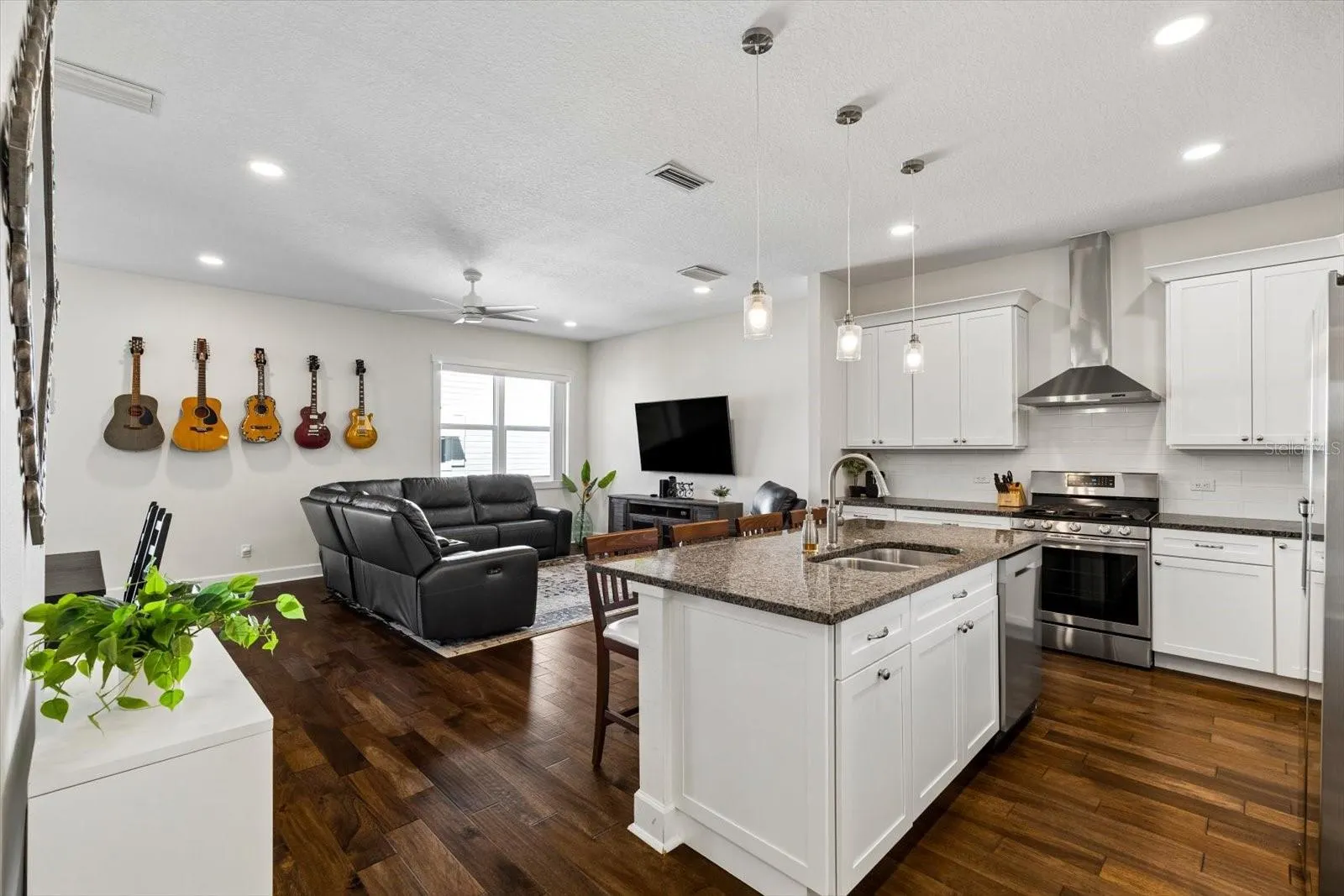 819 OAK BEND LN