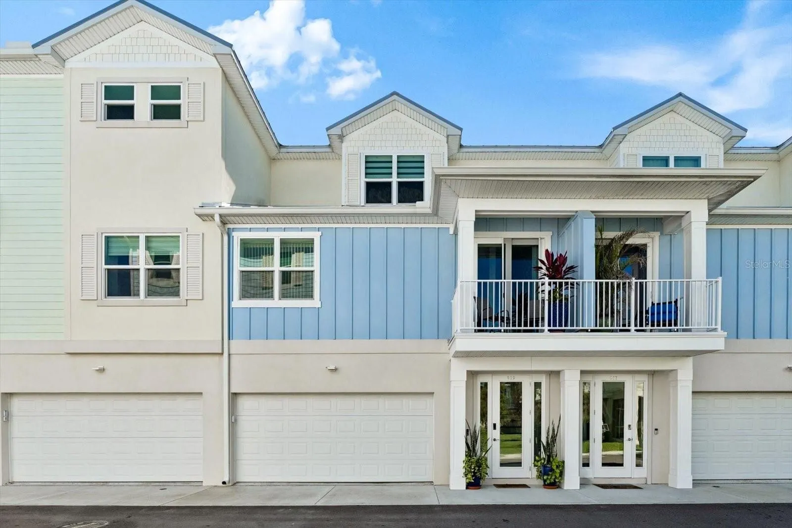 819 OAK BEND LN