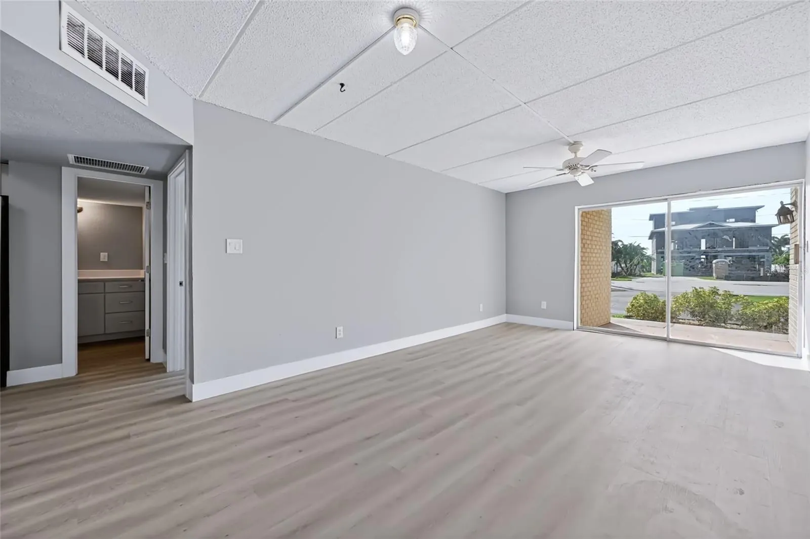 10365 PARADISE BLVD #5 #5