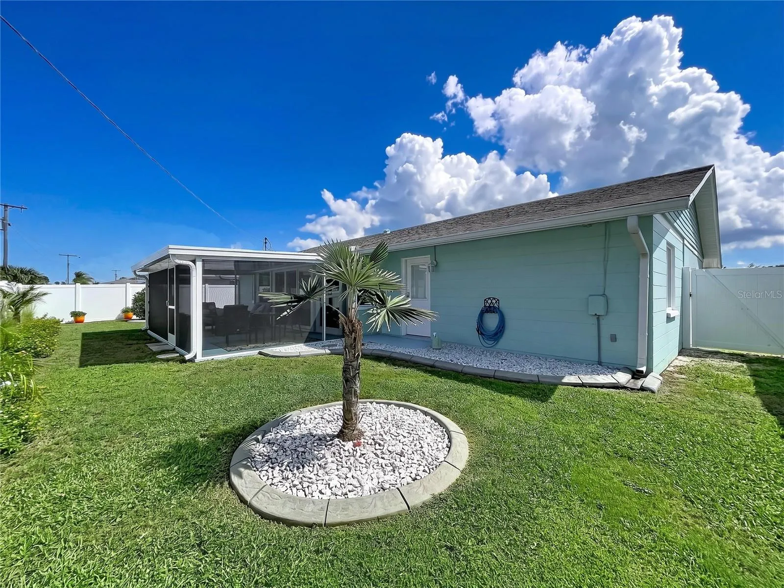 621 OAKMONT AVE