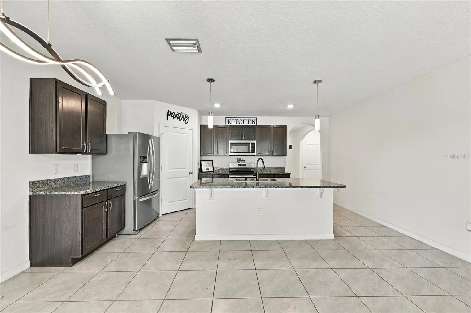 1702 JOHNSON POINTE DR