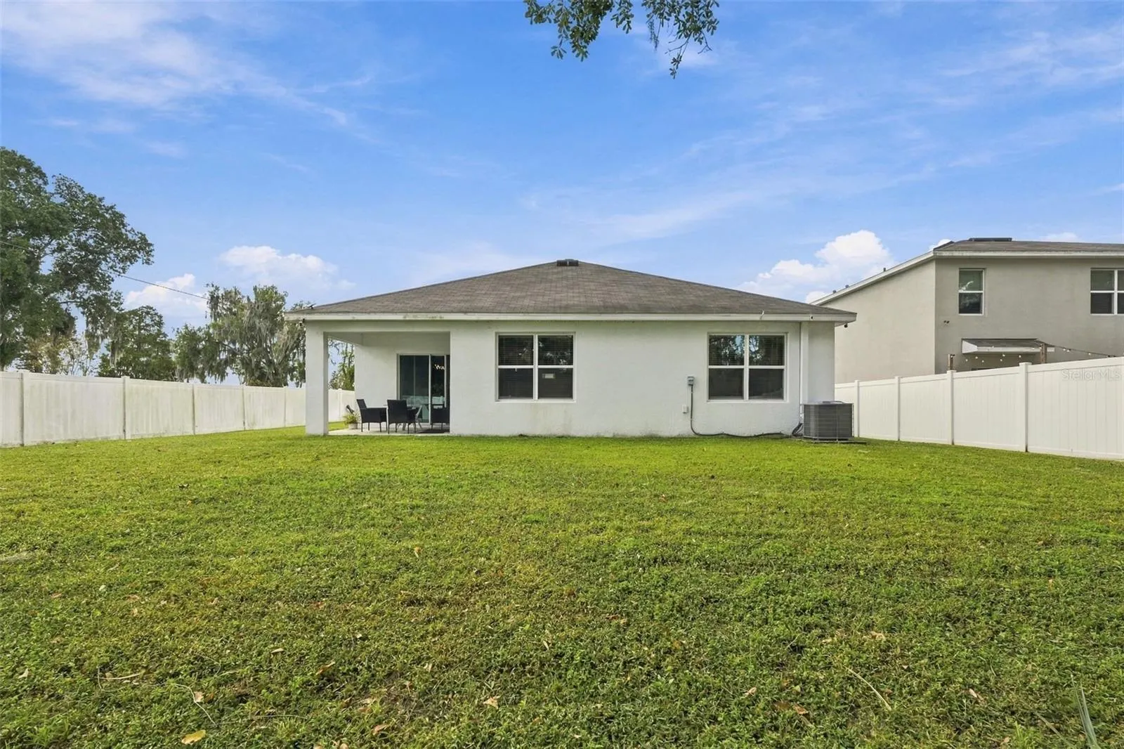 1702 JOHNSON POINTE DR