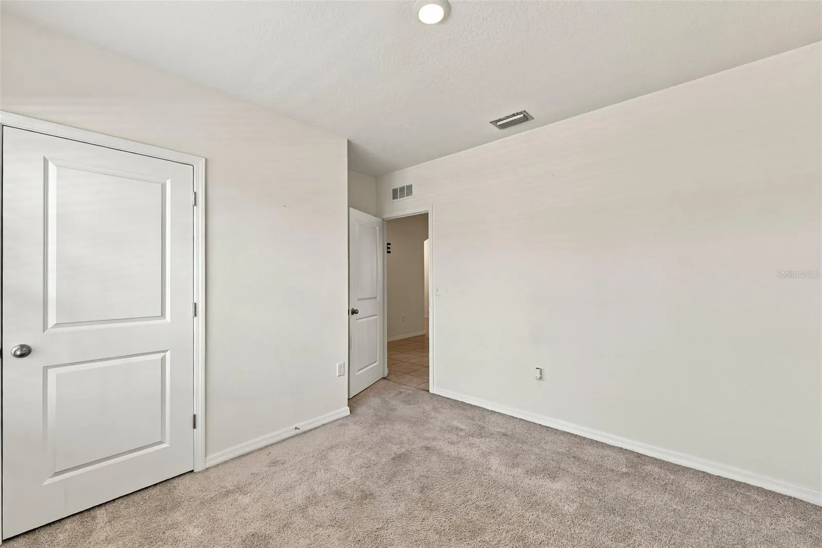 1702 JOHNSON POINTE DR
