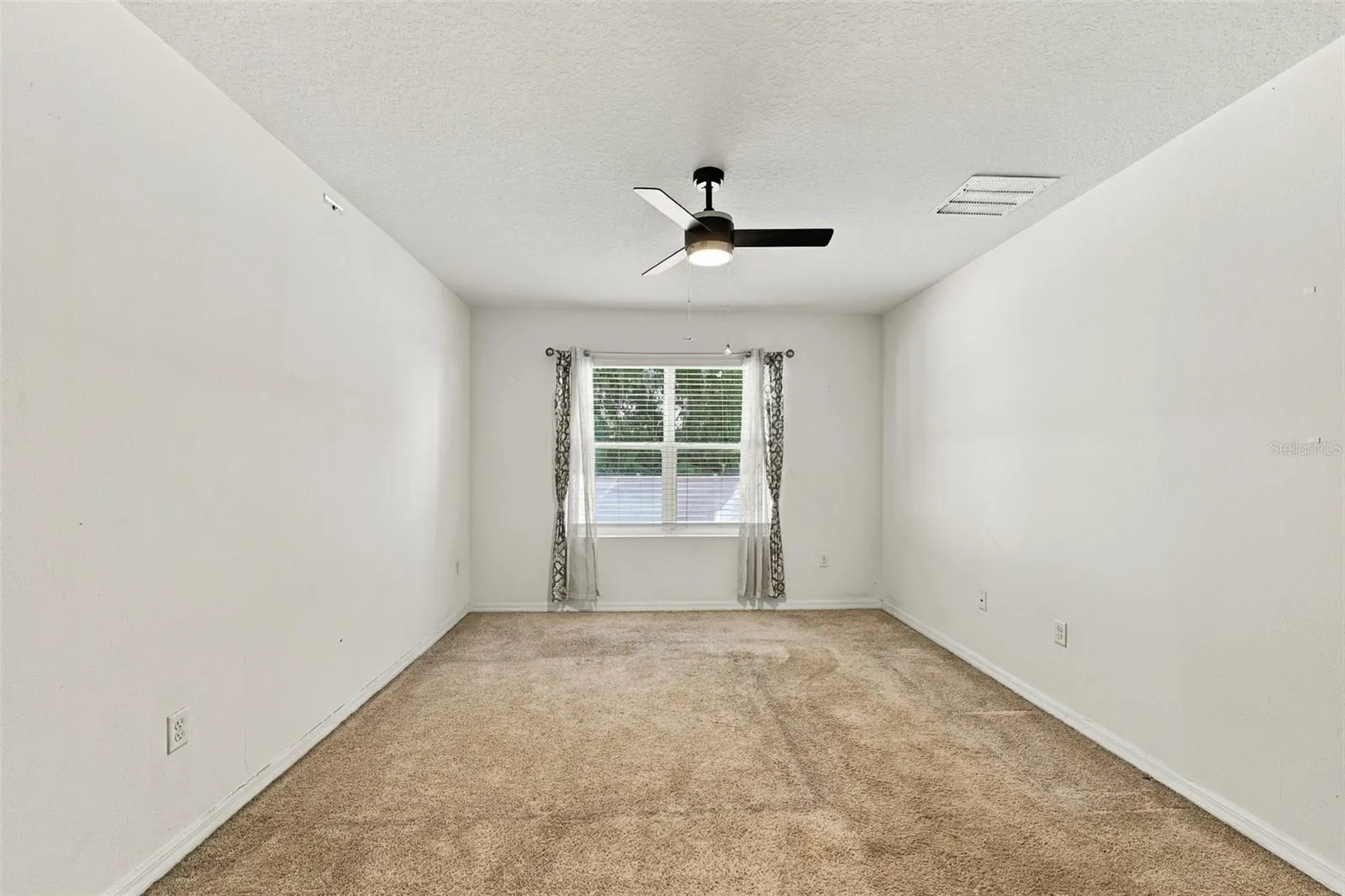 1702 JOHNSON POINTE DR