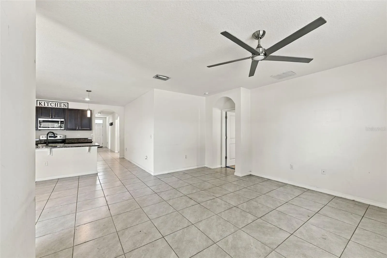 1702 JOHNSON POINTE DR