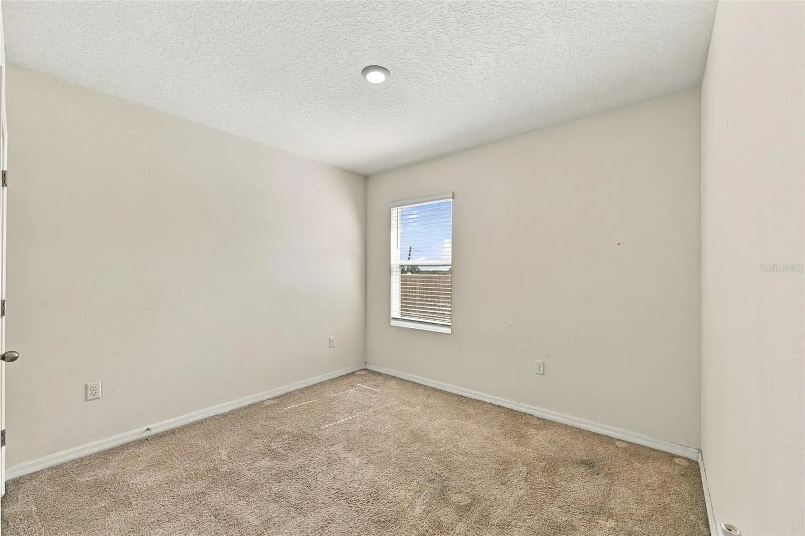 1702 JOHNSON POINTE DR