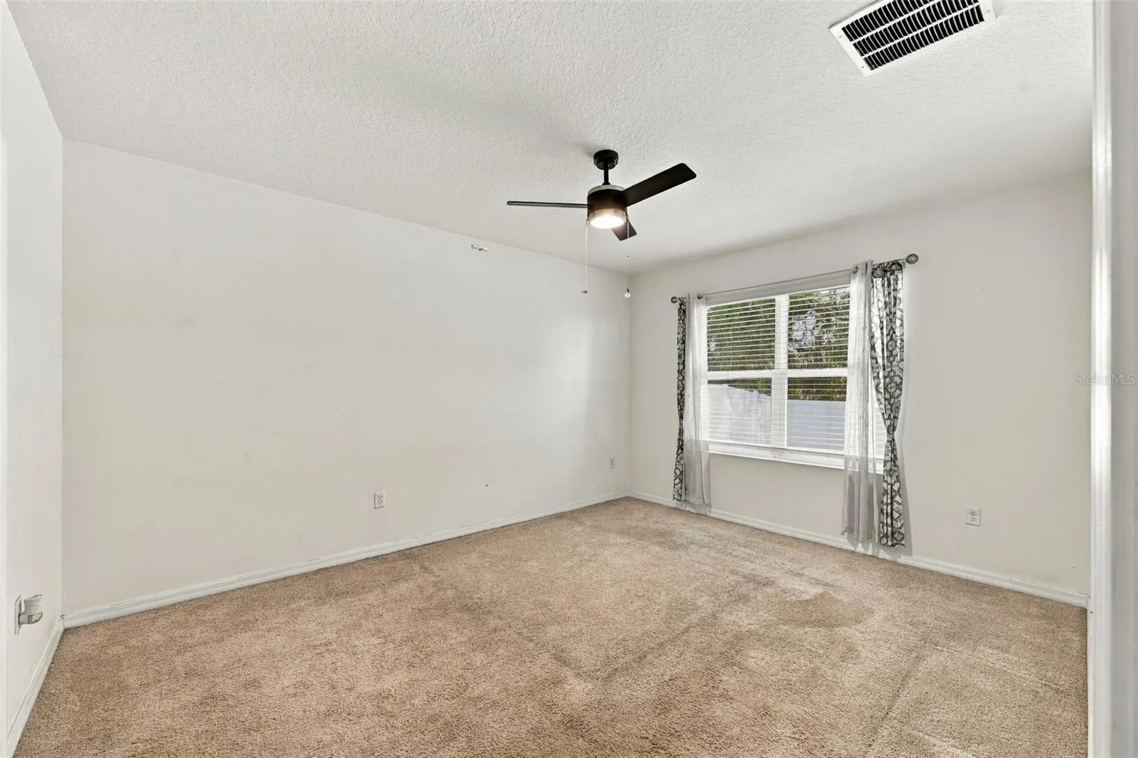 1702 JOHNSON POINTE DR