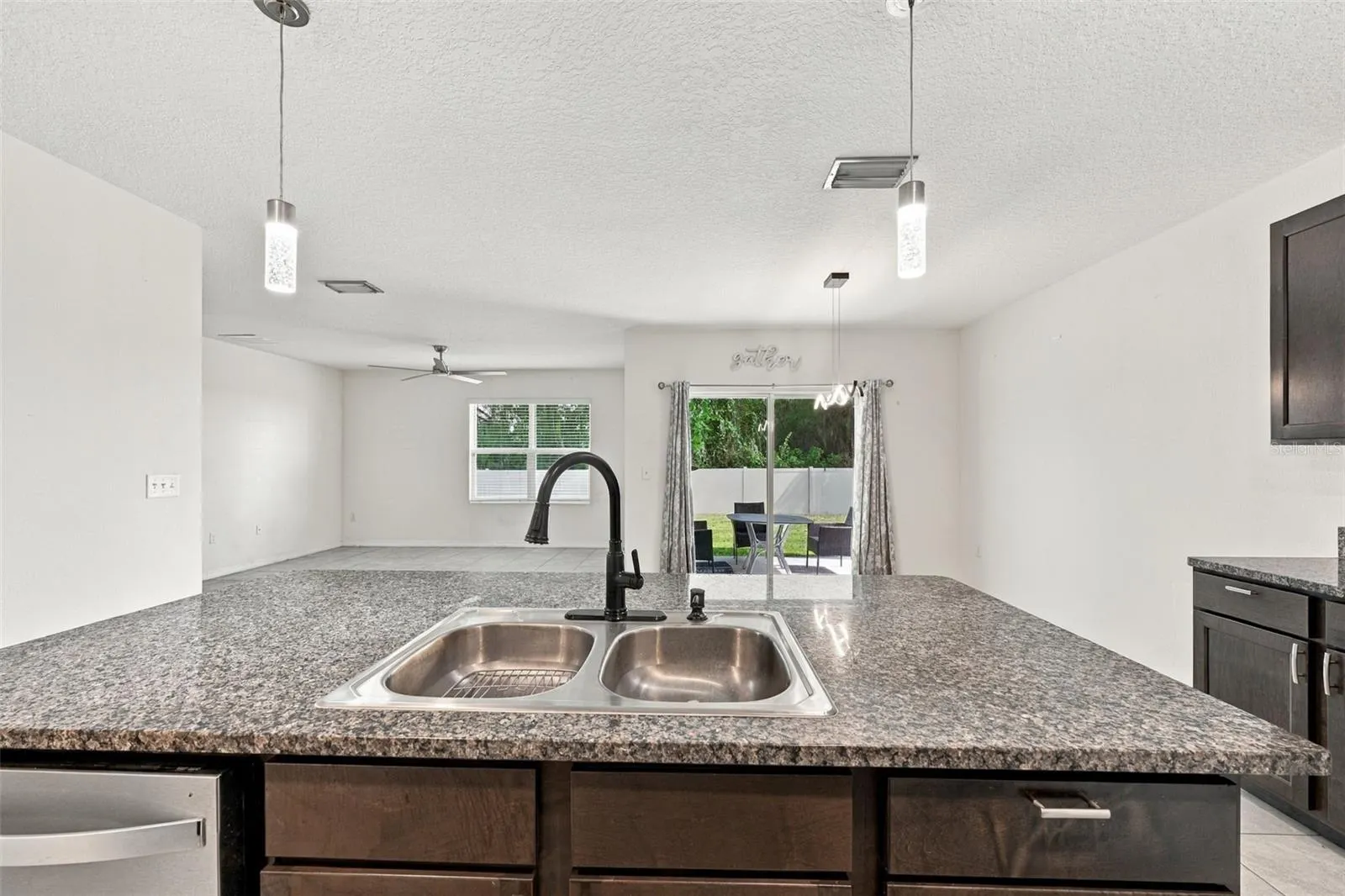1702 JOHNSON POINTE DR