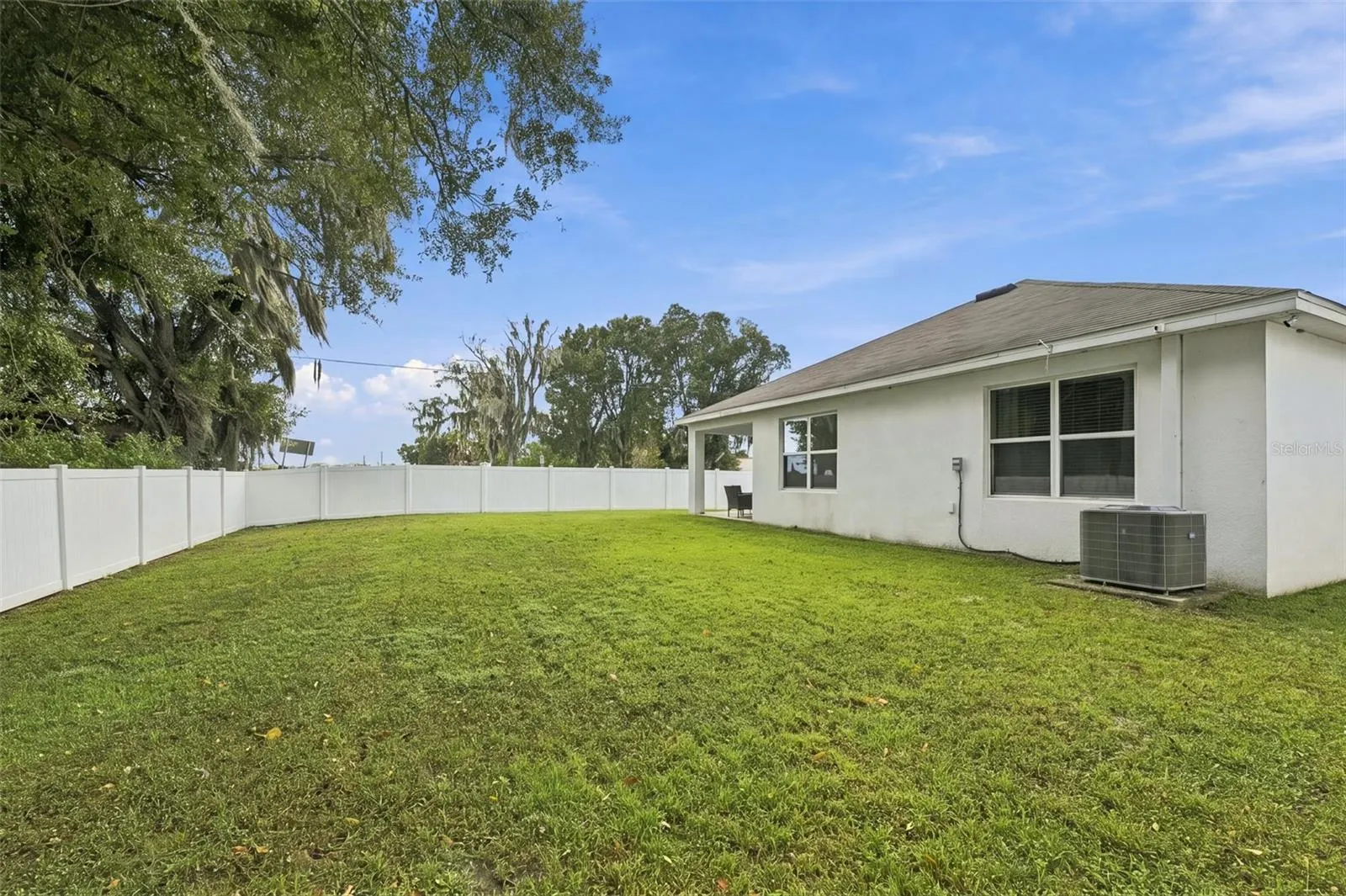 1702 JOHNSON POINTE DR