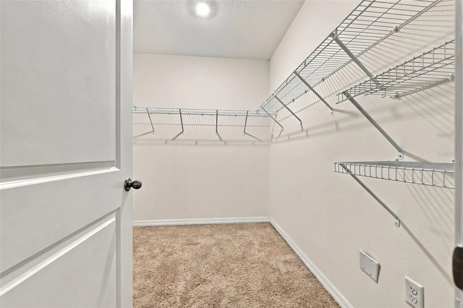 1702 JOHNSON POINTE DR