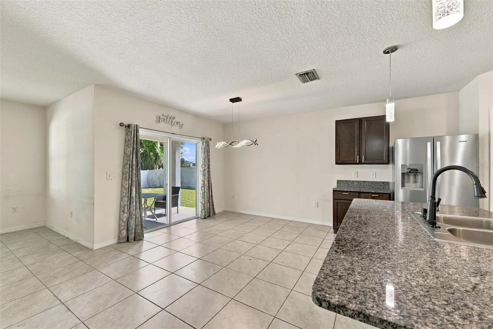 1702 JOHNSON POINTE DR