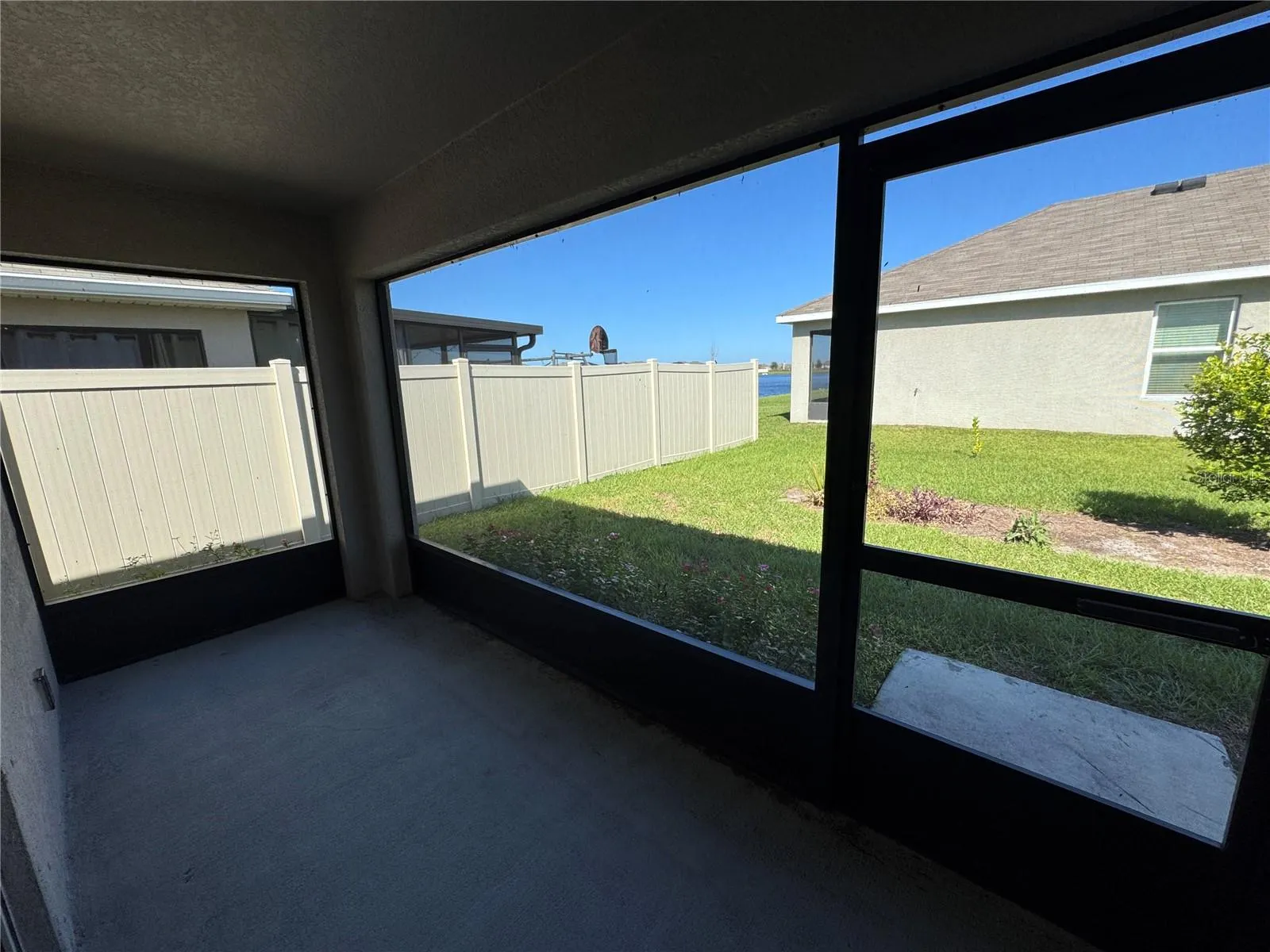5586 LOGAN CAVE AVE