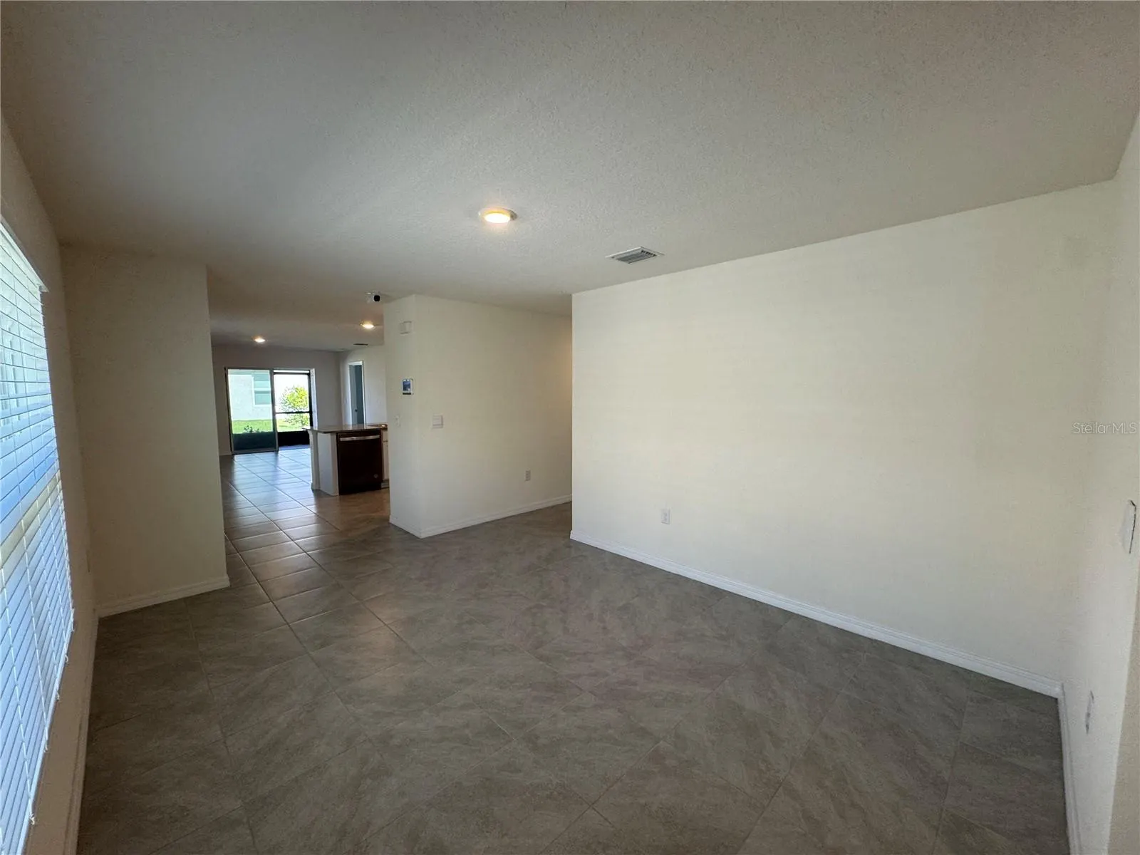 5586 LOGAN CAVE AVE